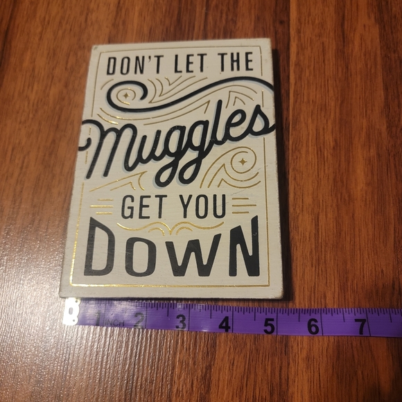 Hallmark Harry Potter Muggles Sign - Picture 4 of 4